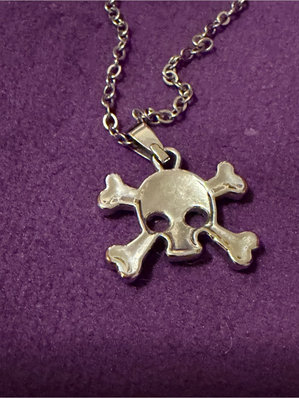 Skull and Crossbones Silver Rhinestone Pendant Necklace - Picture 7 of 9